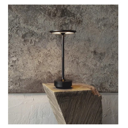 Lysende lampe-frisker opp rommet