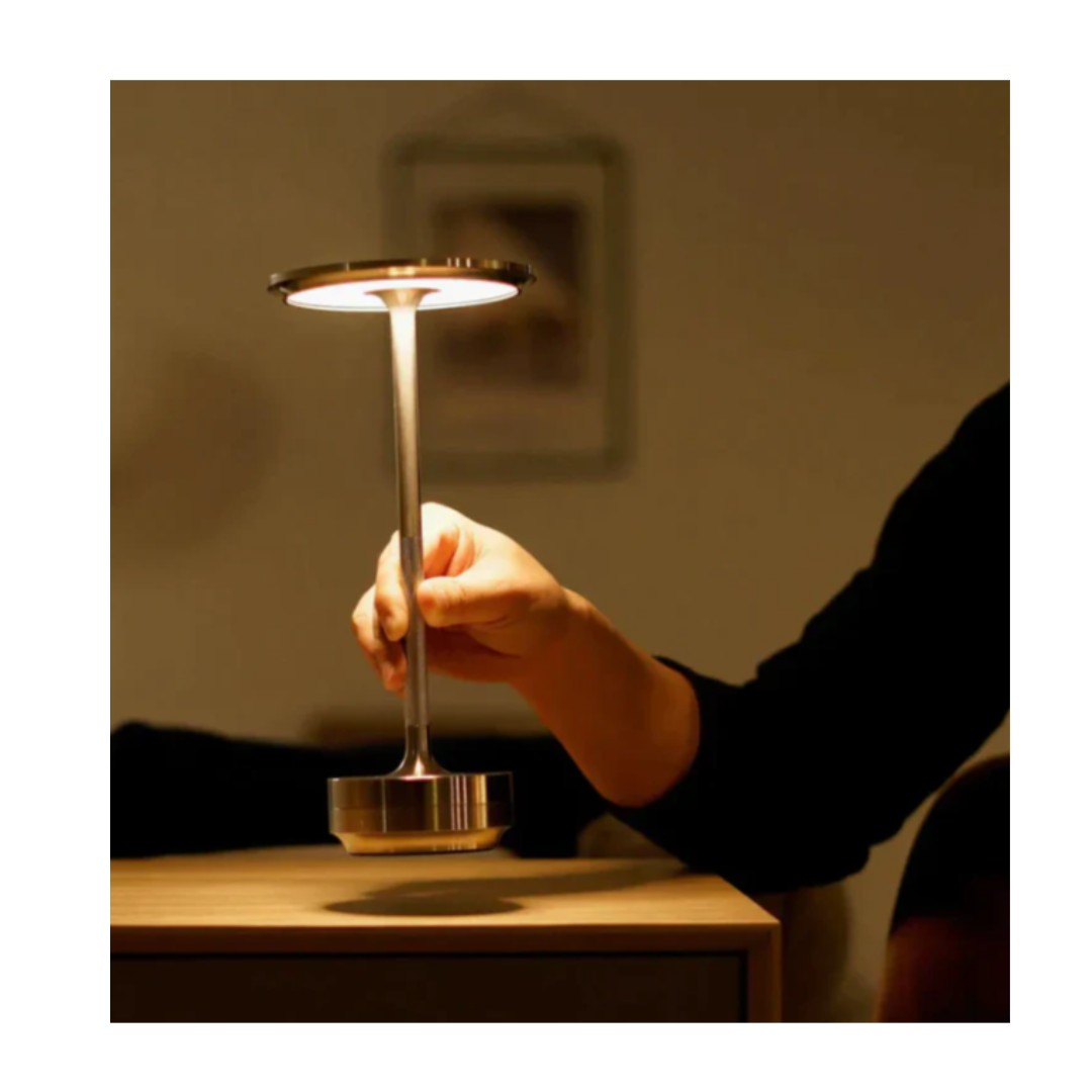 Lysende lampe-frisker opp rommet